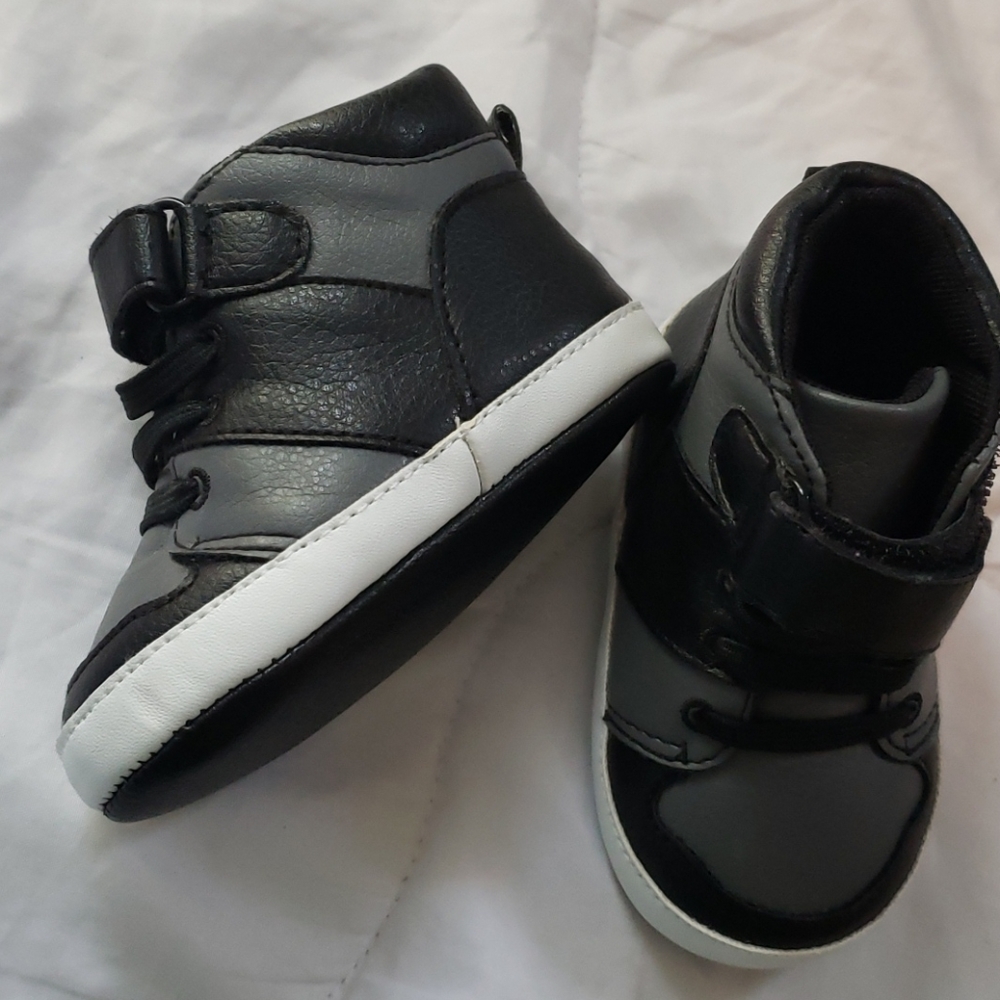 Baby Shoes - Picture 2 of 2